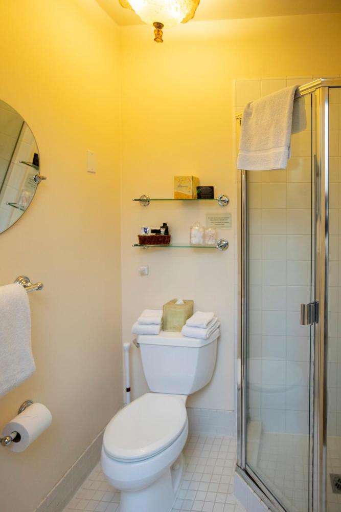 Standard Queen Room interior